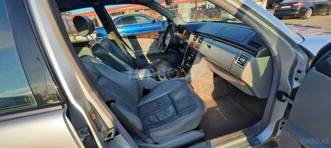Mercedes E 320 1998, 250,000 km - 3.2 л - Bakı