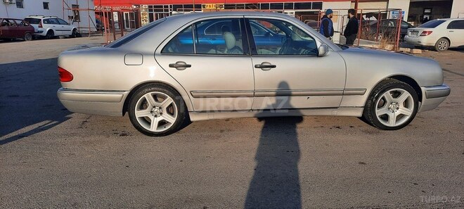 Mercedes E 320 1998, 250,000 km - 3.2 л - Bakı