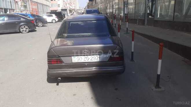 Mercedes E 200 1989, 200,000 km - 2.0 l - Bakı