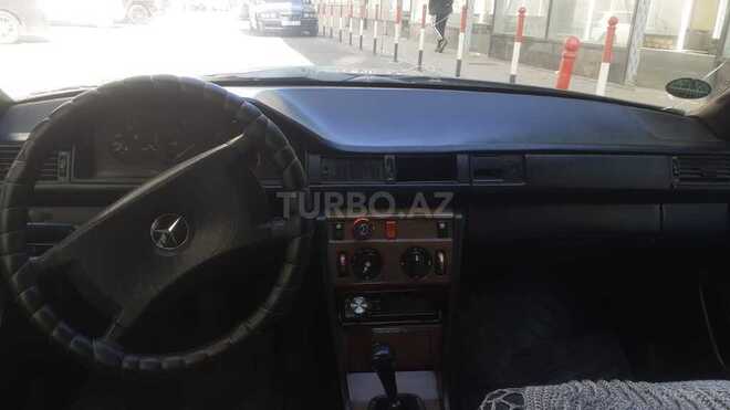 Mercedes E 200 1989, 200,000 km - 2.0 l - Bakı