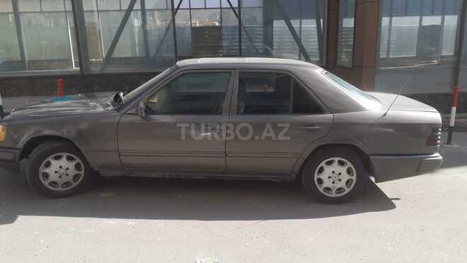 Mercedes E 200 1989, 200,000 km - 2.0 l - Bakı