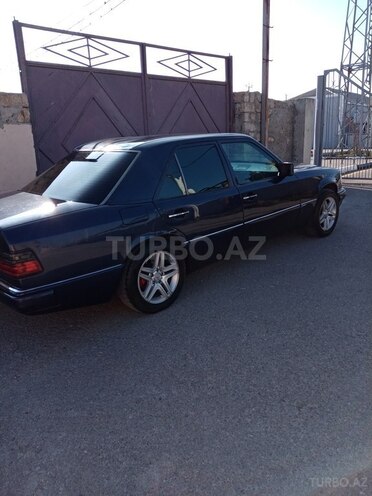 Mercedes E 220 1995, 638,000 km - 2.2 l - Sumqayıt
