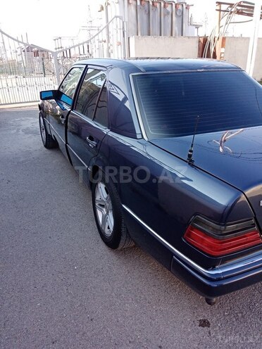 Mercedes E 220 1995, 638,000 km - 2.2 l - Sumqayıt