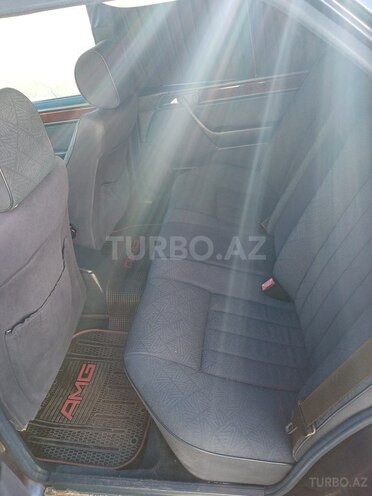 Mercedes E 220 1995, 638,000 km - 2.2 l - Sumqayıt