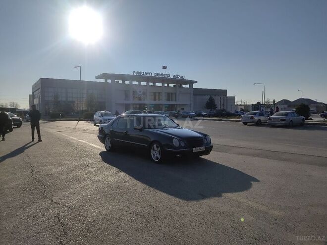 Mercedes E 220 1999, 450,000 km - 2.2 л - Sumqayıt