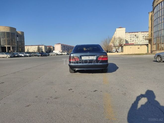 Mercedes E 220 1999, 450,000 km - 2.2 л - Sumqayıt