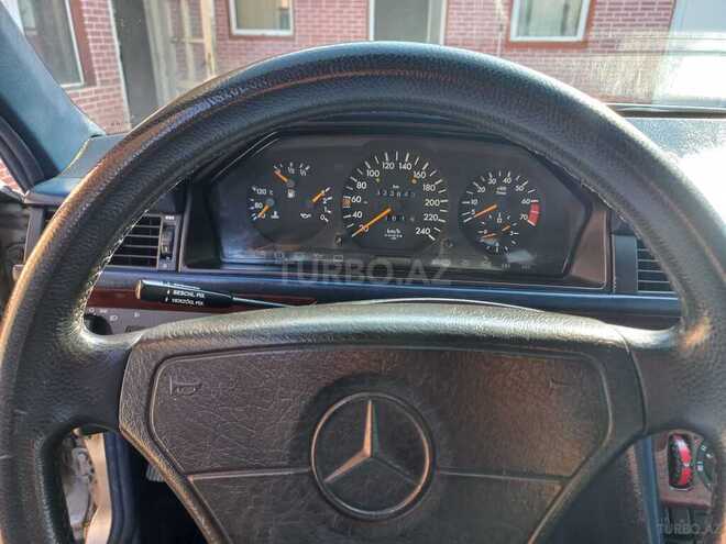 Mercedes E 220 1995, 335,000 km - 2.2 l - Bakı