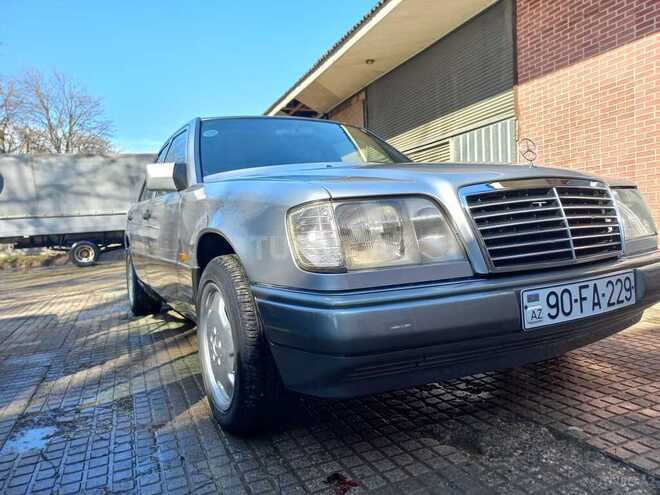 Mercedes E 220 1995, 335,000 km - 2.2 l - Bakı