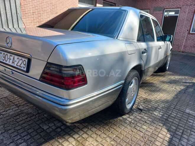 Mercedes E 220 1995, 335,000 km - 2.2 l - Bakı