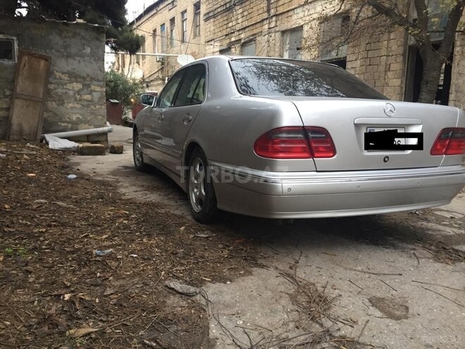 Mercedes E 240 1999, 370,000 km - 2.4 l - Bakı