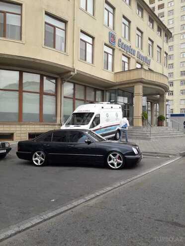 Mercedes E 240 1998, 239,690 km - 2.6 l - Bakı
