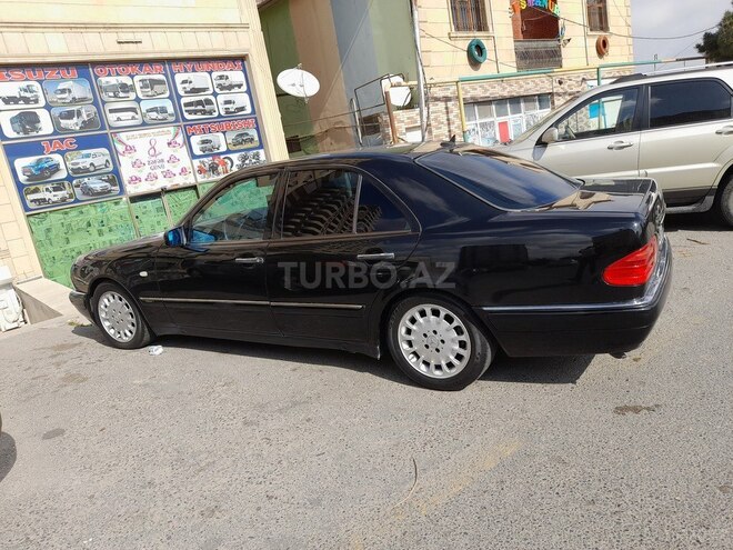 Mercedes E 240 1999, 389,000 km - 2.4 л - Xırdalan