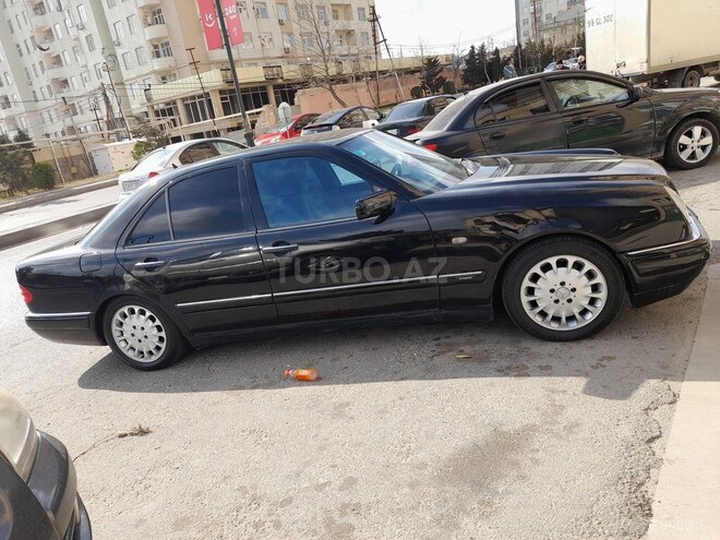 Mercedes E 240 1999, 389,000 km - 2.4 л - Xırdalan