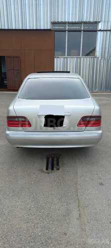 Mercedes E 240 2000, 300,003 km - 2.4 l - Bakı