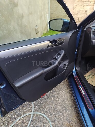 Volkswagen Jetta 2017, 100,245 km - 1.4 l - Bakı