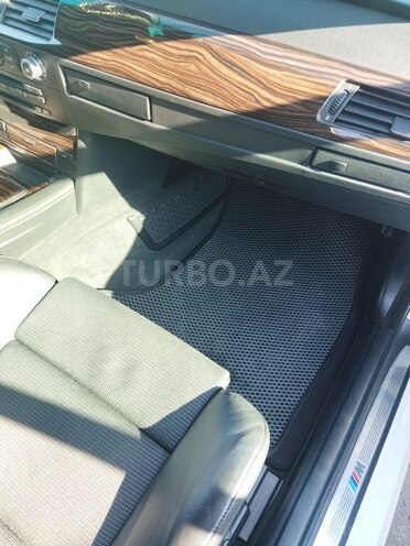 BMW 525 2008, 66,000 km - 2.5 l - Gəncə