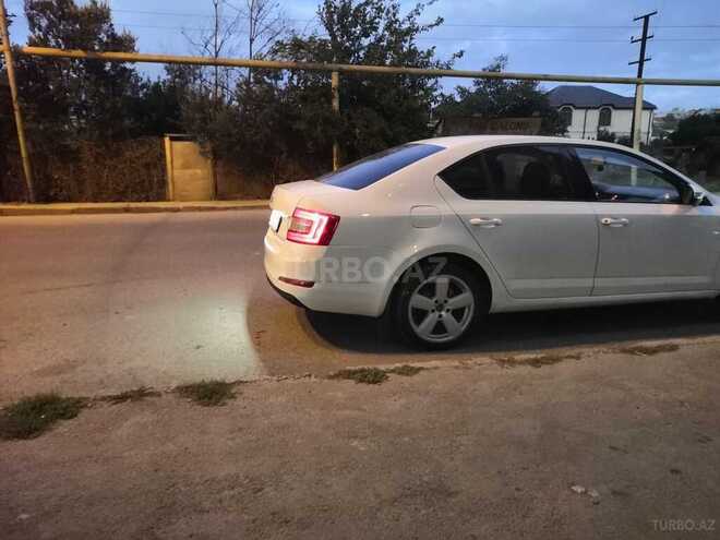 Skoda Octavia 2013, 608,000 km - 1.2 л - Bakı
