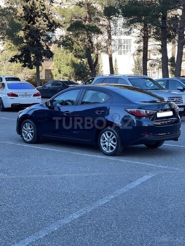 Toyota  2015, 111,500 km - 1.5 л - Bakı