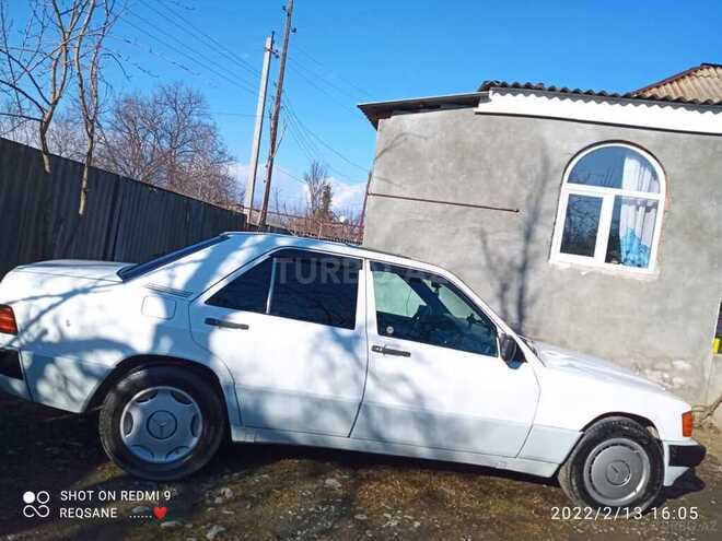 Mercedes 190 1990, 220,222 km - 2.0 l - Zaqatala