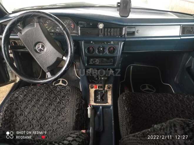 Mercedes 190 1990, 220,222 km - 2.0 l - Zaqatala