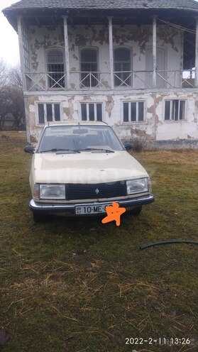 Renault  1979, 133,000 km - 1.8 л - Bakı