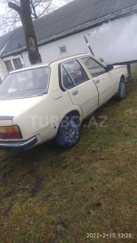 Renault  1979, 133,000 km - 1.8 л - Bakı