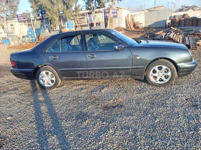 Mercedes E 240 1999, 250,000 km - 2.4 l - Salyan