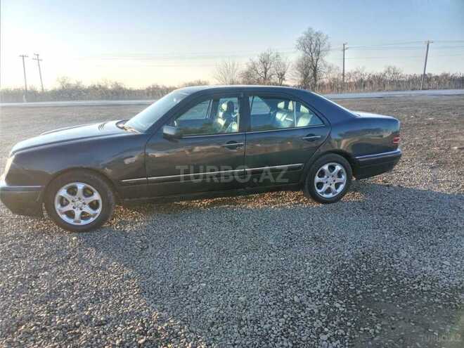 Mercedes E 240 1999, 250,000 km - 2.4 l - Salyan