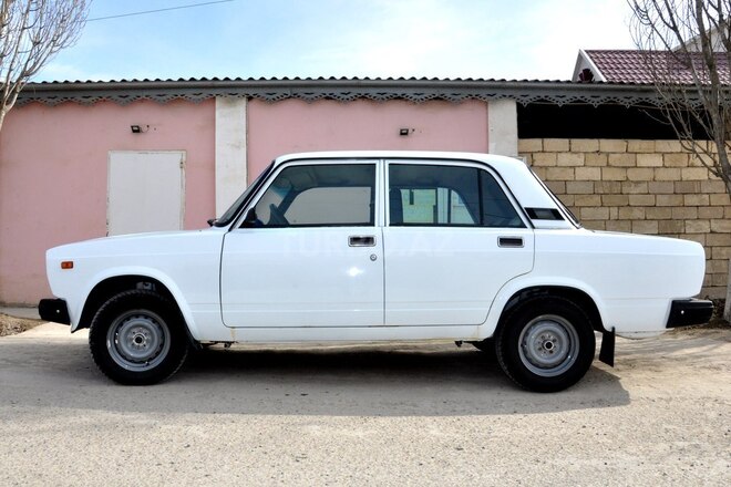 LADA (VAZ) 2107 2006, 54,000 km - 1.6 л - Salyan