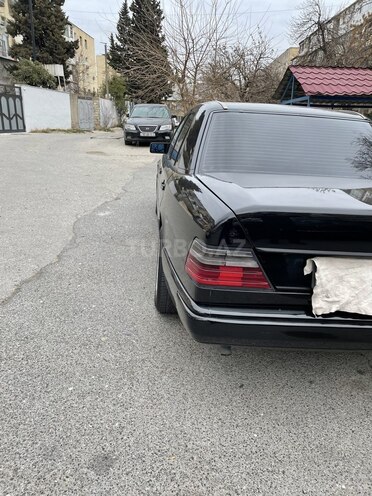 Mercedes E 250 1987, 254,180 km - 2.5 l - Bakı