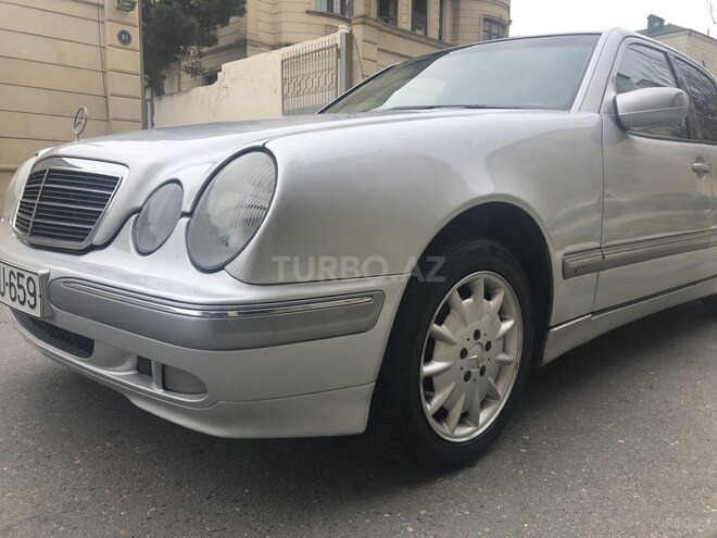 Mercedes E 220 2000, 394,000 km - 2.2 л - Bakı