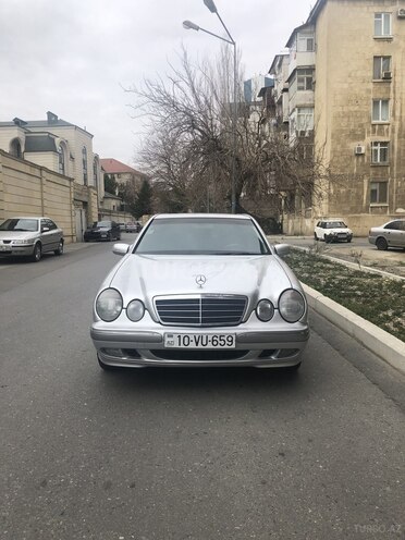 Mercedes E 220 2000, 394,000 km - 2.2 л - Bakı