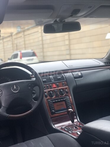 Mercedes E 220 2000, 394,000 km - 2.2 л - Bakı