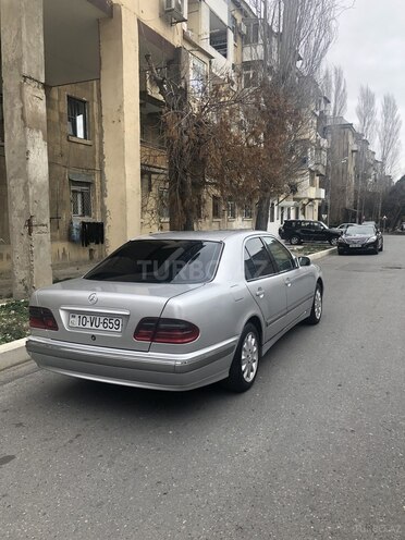 Mercedes E 220 2000, 394,000 km - 2.2 л - Bakı