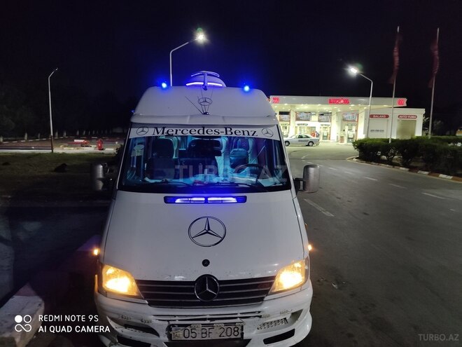 Mercedes  2001, 452,809 km - 2.2 л - Qazax