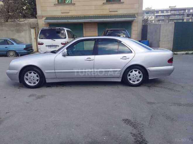 Mercedes E 220 2000, 433,000 km - 2.2 l - Bakı