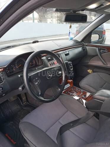 Mercedes E 280 2000, 315,414 km - 2.8 l - Şamaxı