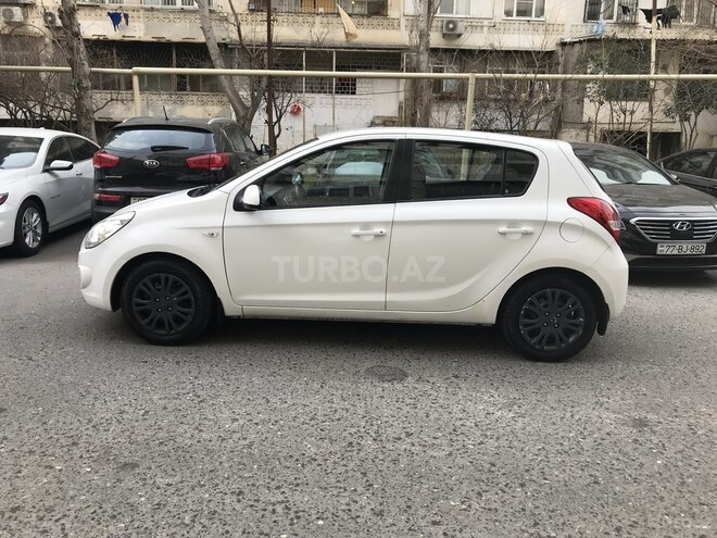 Hyundai i20 2011, 230,000 km - 1.4 l - Bakı