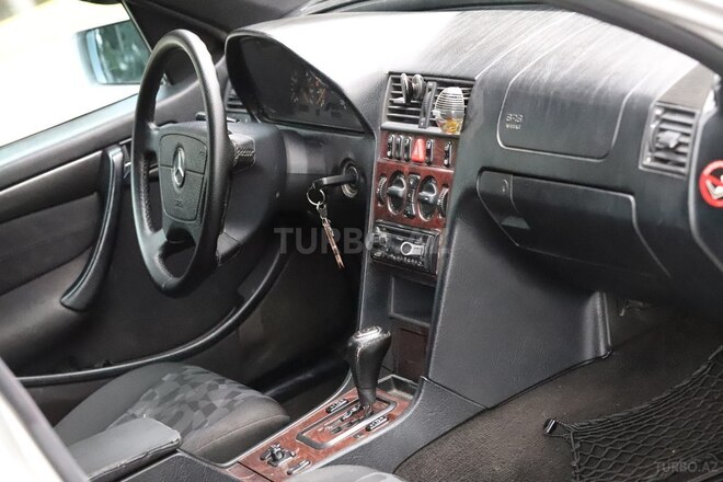 Mercedes C 220 1999, 478,241 km - 2.2 l - Sumqayıt