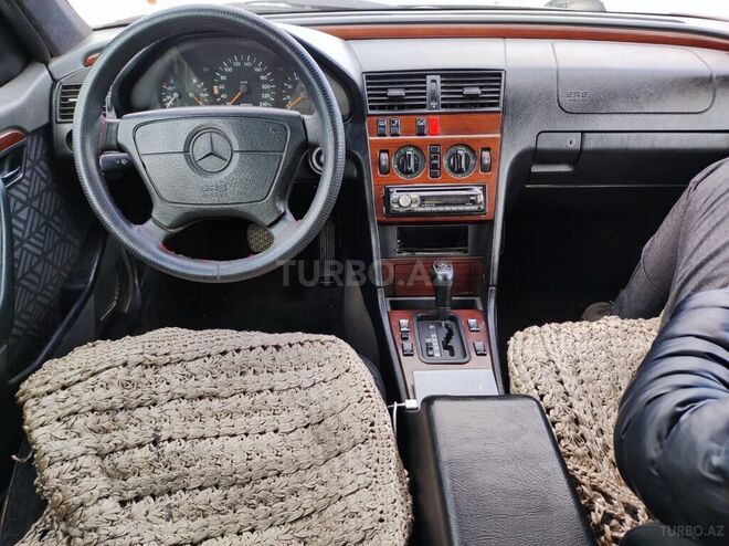 Mercedes C 180 1995, 423,585 km - 1.8 l - Bakı