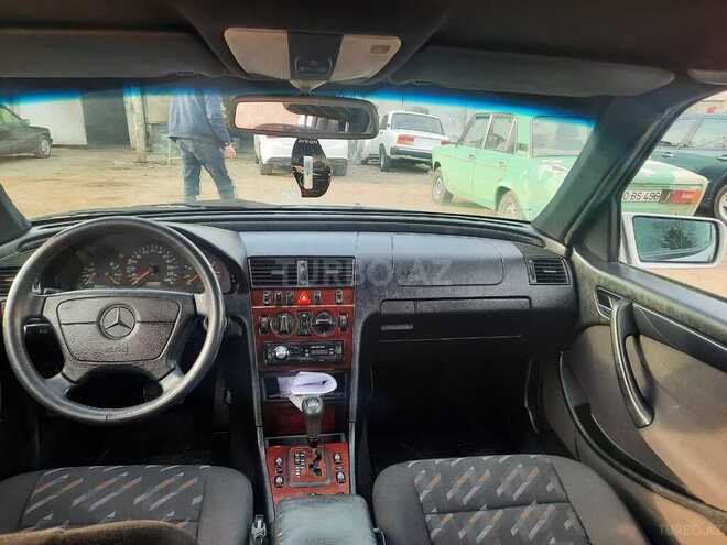 Mercedes C 200 1999, 201,000 km - 2.0 л - Tovuz