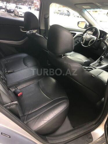 Hyundai Elantra 2015, 84,300 km - 1.8 л - Bakı