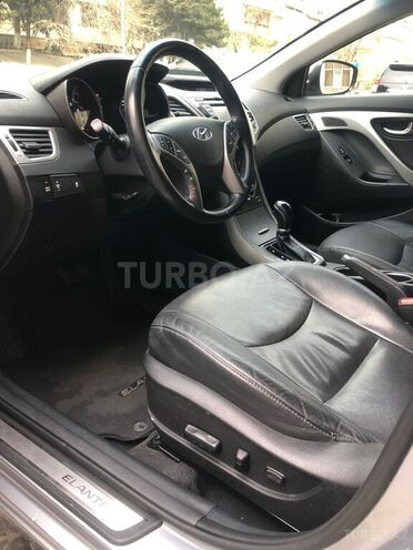 Hyundai Elantra 2015, 84,300 km - 1.8 л - Bakı