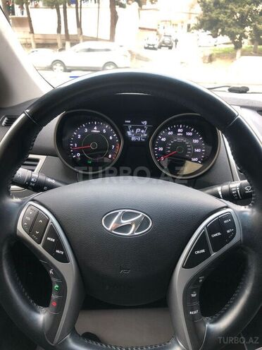 Hyundai Elantra 2015, 84,300 km - 1.8 л - Bakı
