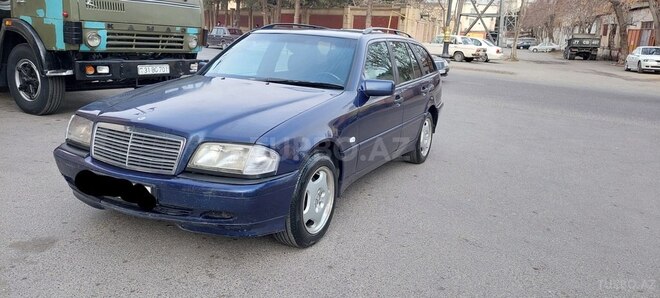 Mercedes C 220 1999, 62,000 km - 2.2 l - Bakı