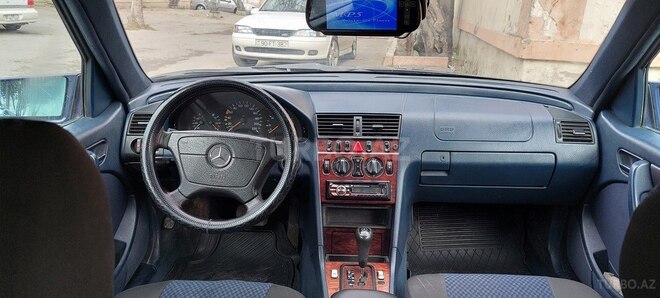 Mercedes C 220 1999, 62,000 km - 2.2 l - Bakı