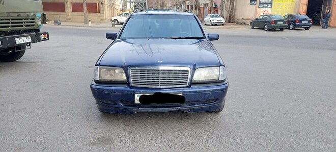 Mercedes C 220 1999, 62,000 km - 2.2 l - Bakı
