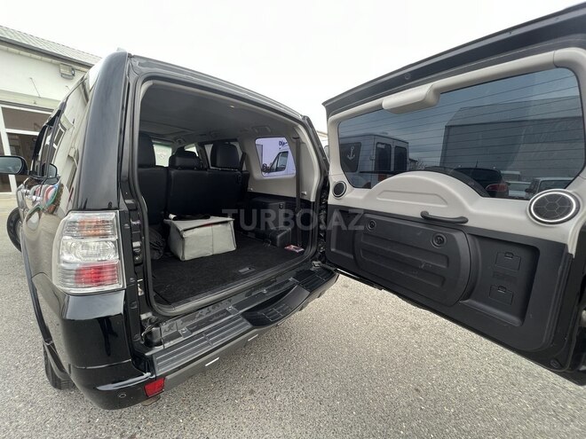 Mitsubishi Pajero 2011, 193,000 km - 3.5 л - Bakı