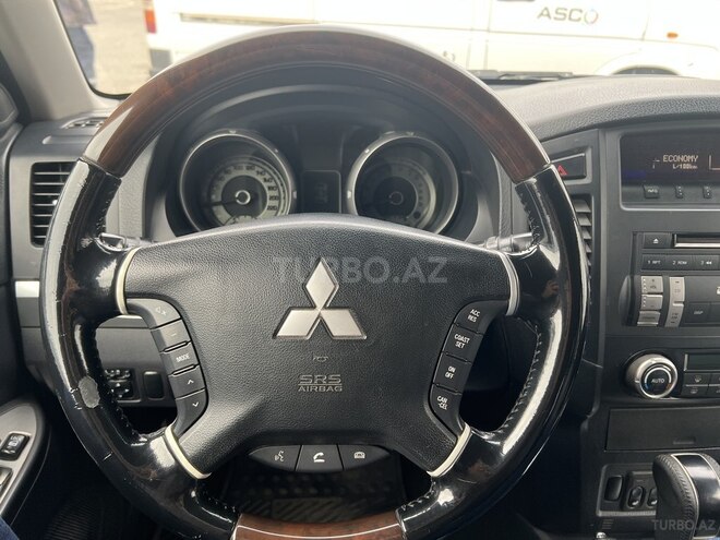 Mitsubishi Pajero 2011, 193,000 km - 3.5 л - Bakı
