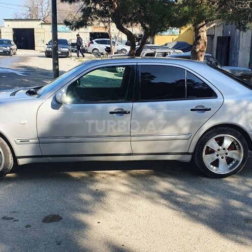 Mercedes E 220 1998, 332,560 km - 2.2 l - Sumqayıt
